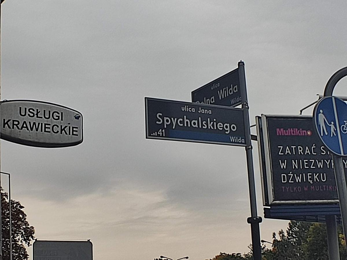 3030 Jana Spychalskiego 32 - Tanie Pokoje W Apartamencie - Samodzielne Zameldowanie - Self Check In Poznan Exterior photo