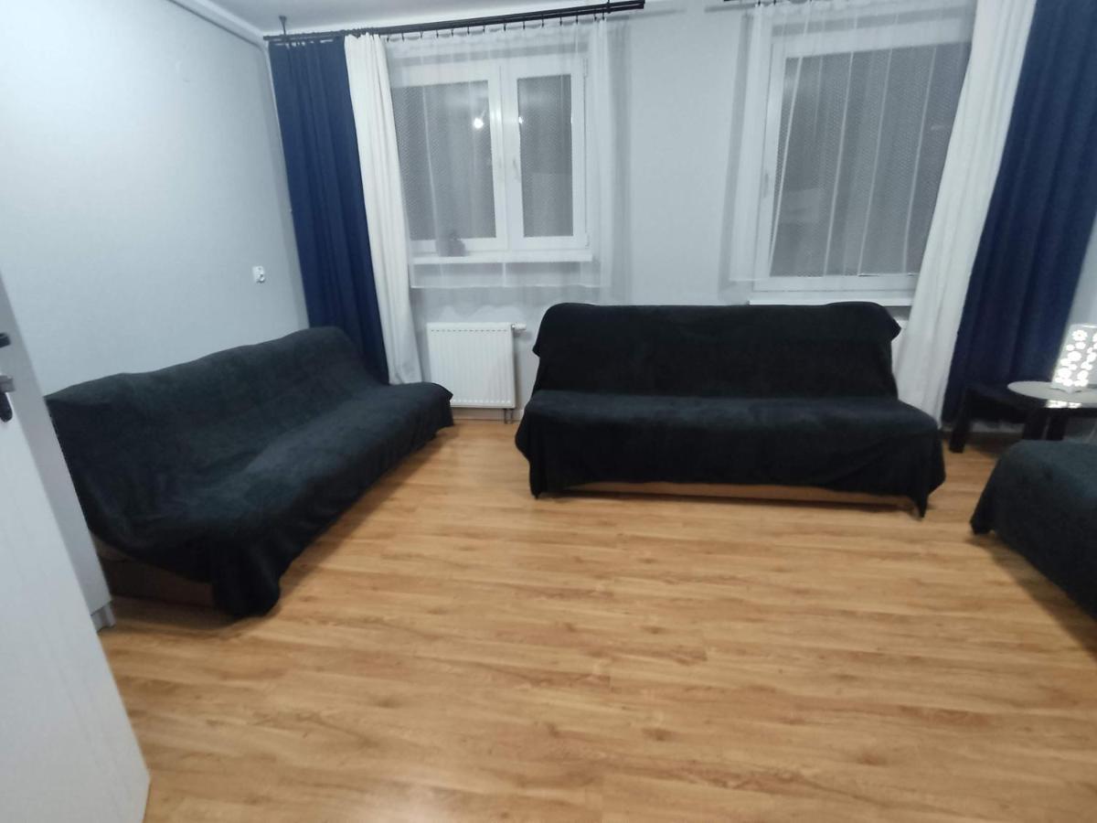 3030 Jana Spychalskiego 32 - Tanie Pokoje W Apartamencie - Samodzielne Zameldowanie - Self Check In Poznan Exterior photo