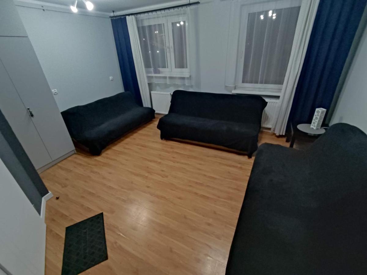 3030 Jana Spychalskiego 32 - Tanie Pokoje W Apartamencie - Samodzielne Zameldowanie - Self Check In Poznan Exterior photo